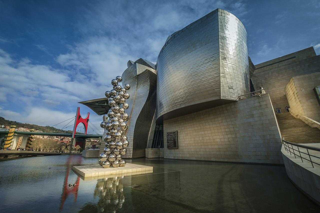 Музей гуггенхайма в бильбао испания фото