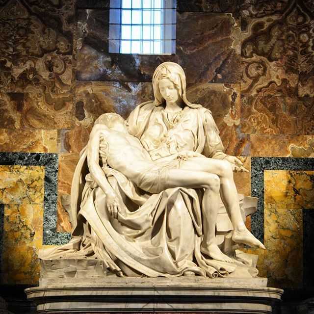 «пьета» микеланджело буонарроти: увлекательная история мраморной скульптуры с автографом гения